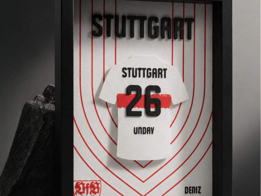 VfB Stuttgart Rahmen mit Undav und Demirović