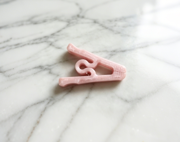 Miniatura 4 do modelo 3D Simple clothespin (fully 3d printed)