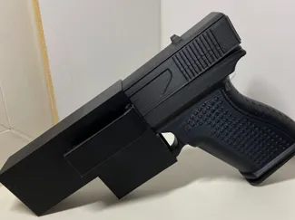 Glock holster with beltclip