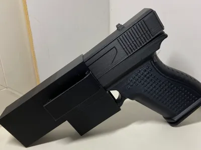Glock holster with beltclip