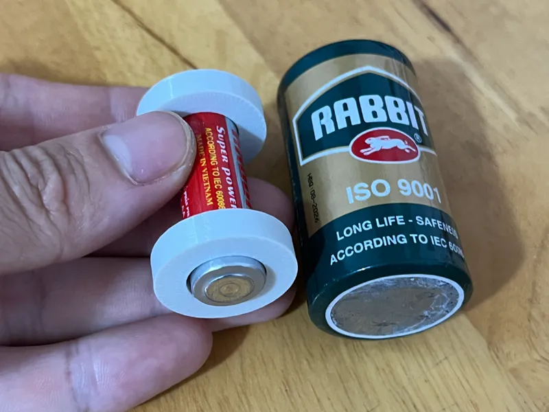 Battery adaptor AA to C 