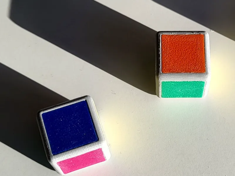 Playing colored cube