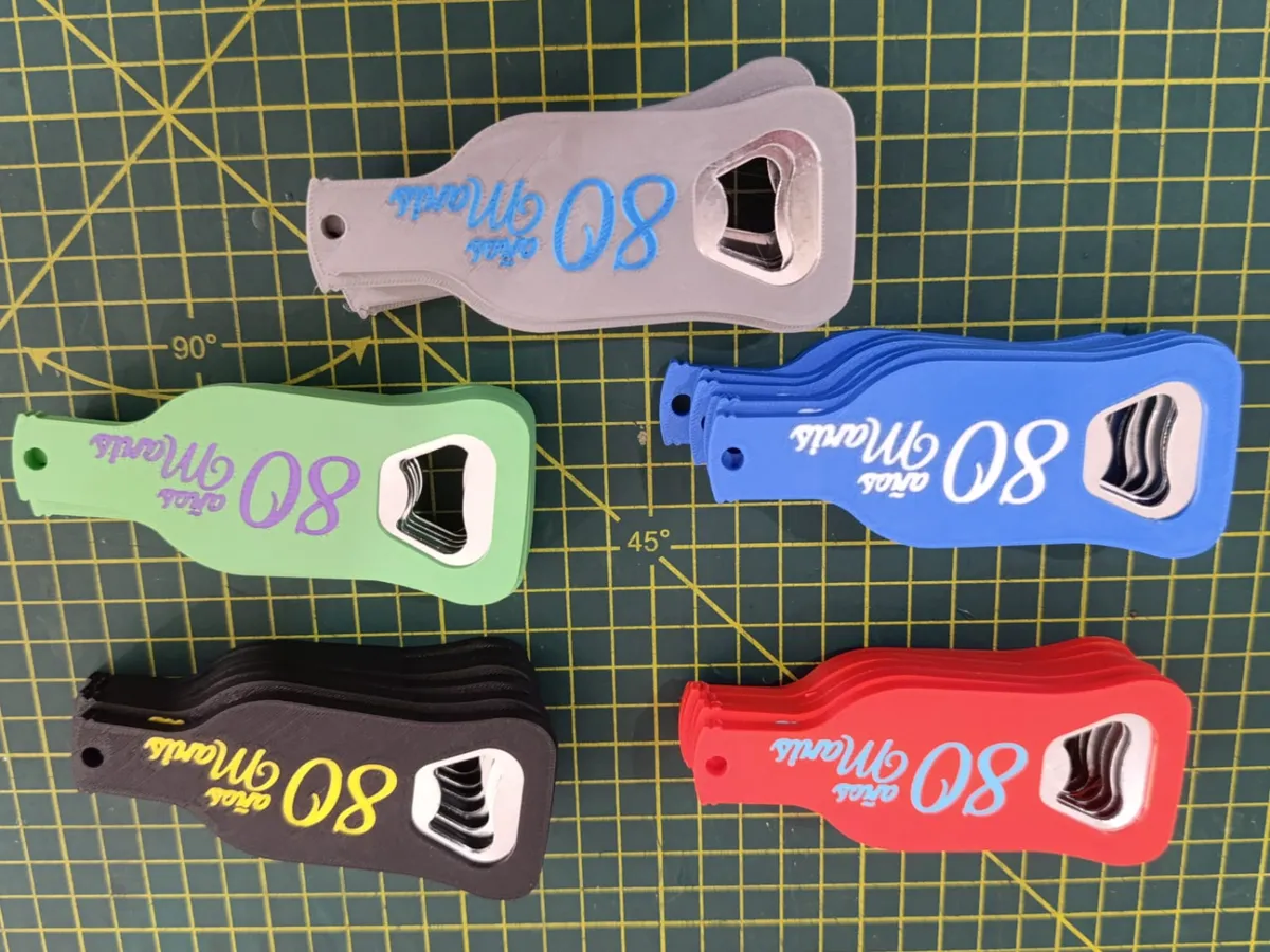 Porte-clés décapsuleur plat en forme de bouteille