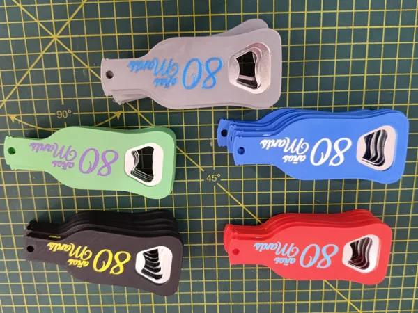 Porte-clés décapsuleur plat en forme de bouteille