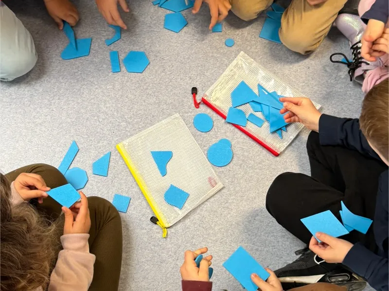 Jeu de tri et de classement de formes géométriques