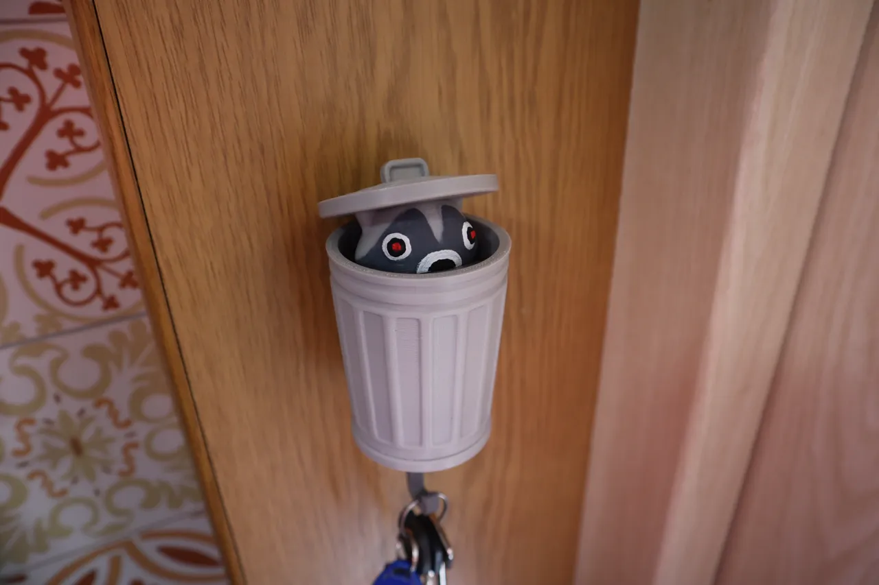 raccoon wall key holder view 3