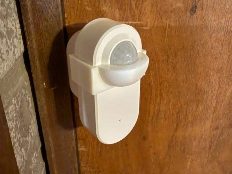 Tuya zg-204 PIR sensor Half Blinder