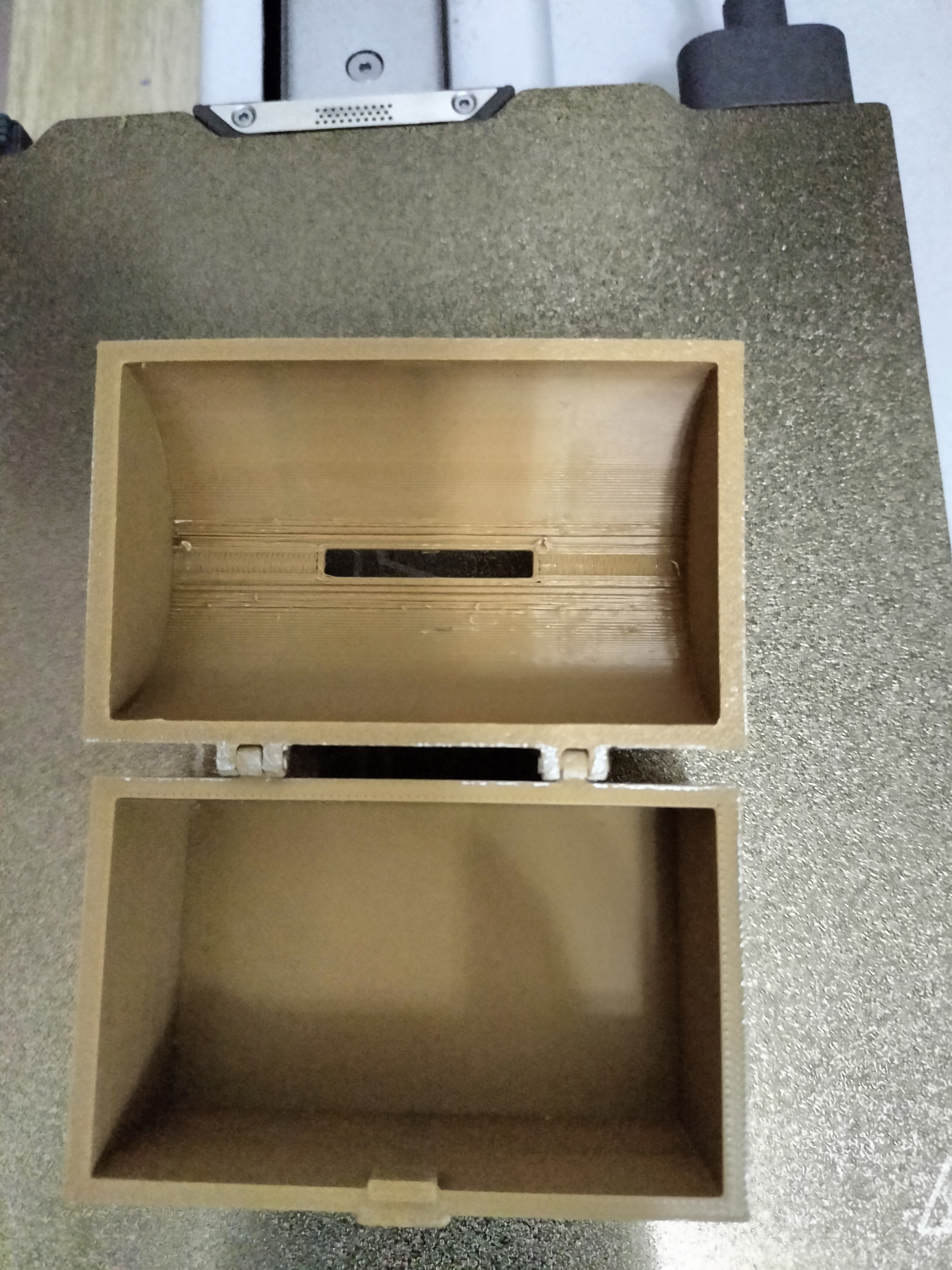 Miniatura 3 do modelo 3D Old Treasure Chest