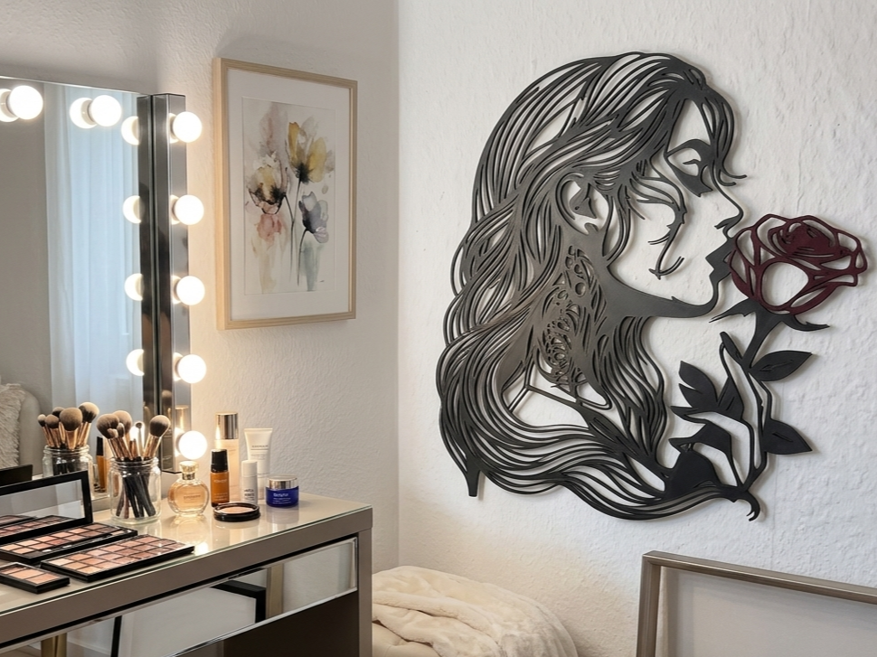 Women Love Rose Walldecor