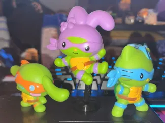 TMNT x Hello Kitty Toy Stand