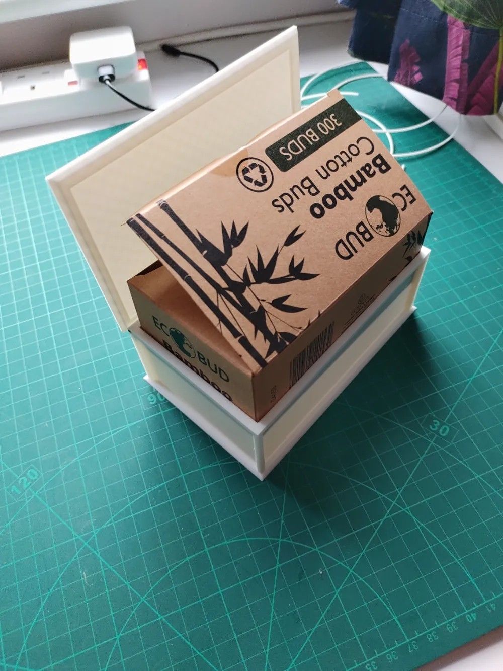 box with hinged lid - Free 3D Print Model - MakerWorld