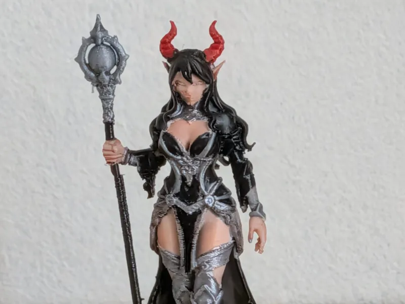 DnD Female Warlock Demon Devil 32mm Base