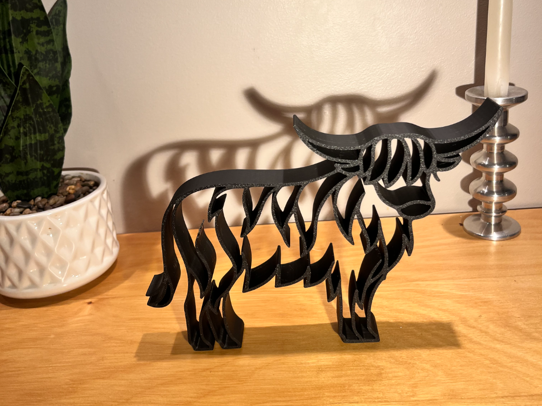 Minimalist Highland Cow – Line Art Sculpture
