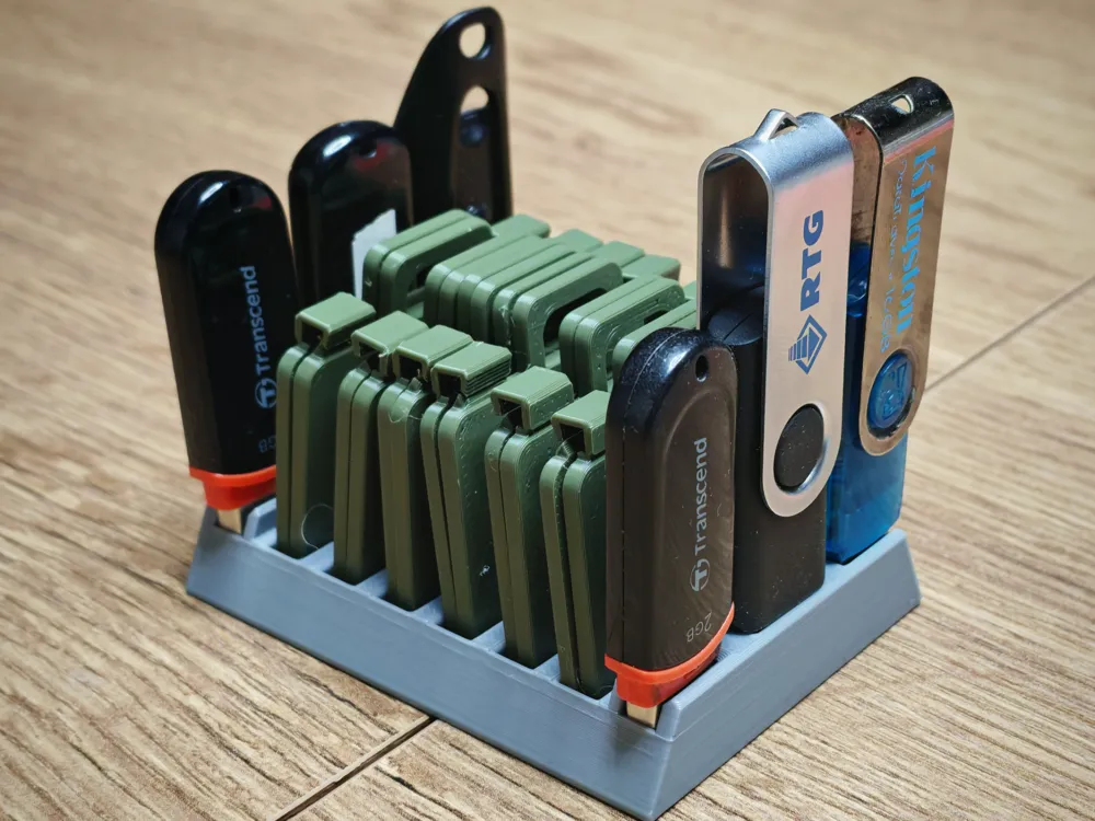 Holder for memory cards and flash drives by 3d print studio MakerWorld