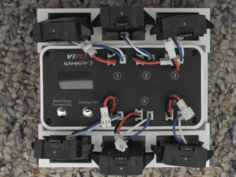 VIFLY WhoopStor V3, 6 Aquila16 battery slots