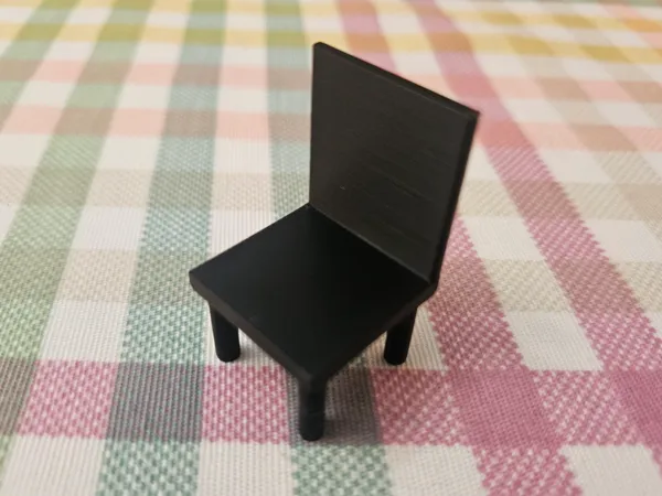 Chaise miniature