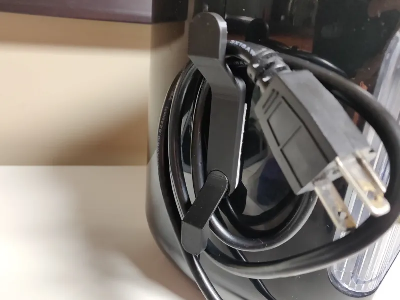 Cord Holder with Swivel