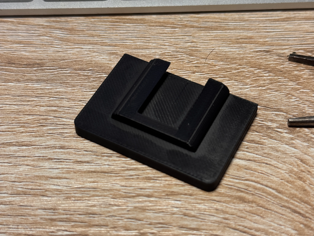 Coldshoe stand for small flash (Centered)