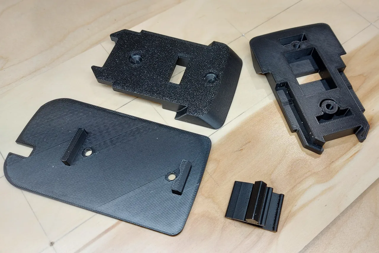 Dewalt 20V tool mount, with clip view 3