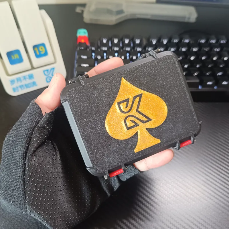 坚固扑克盒子 Sturdy poker box