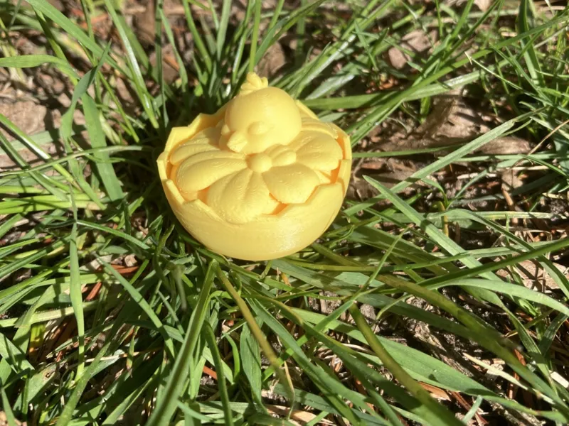 Sleeping Easter chicken 
