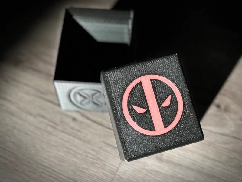 MTG EDH MARVEL Deadpool Deckbox 125+