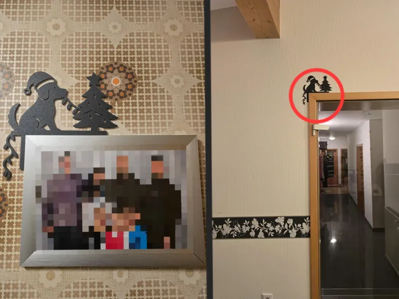 Christmas Decor Dog for Door / Picture Frame