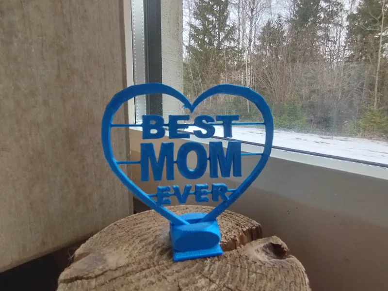 Best Mom Ever heart with stand.