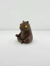 Фигурка капибара в йога поза
