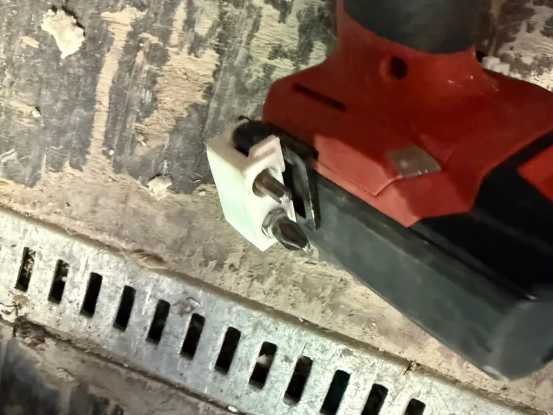 Hilti Bithalter für den kleinen Akkuschrauber 