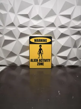 Letrero o emblema decorativo: cartel alien activity zone — vista de referencia 3