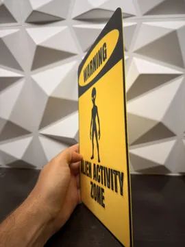 Letrero o emblema decorativo: cartel alien activity zone — vista de referencia 5