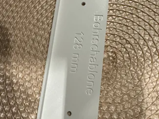 Einfache Bohrschablone