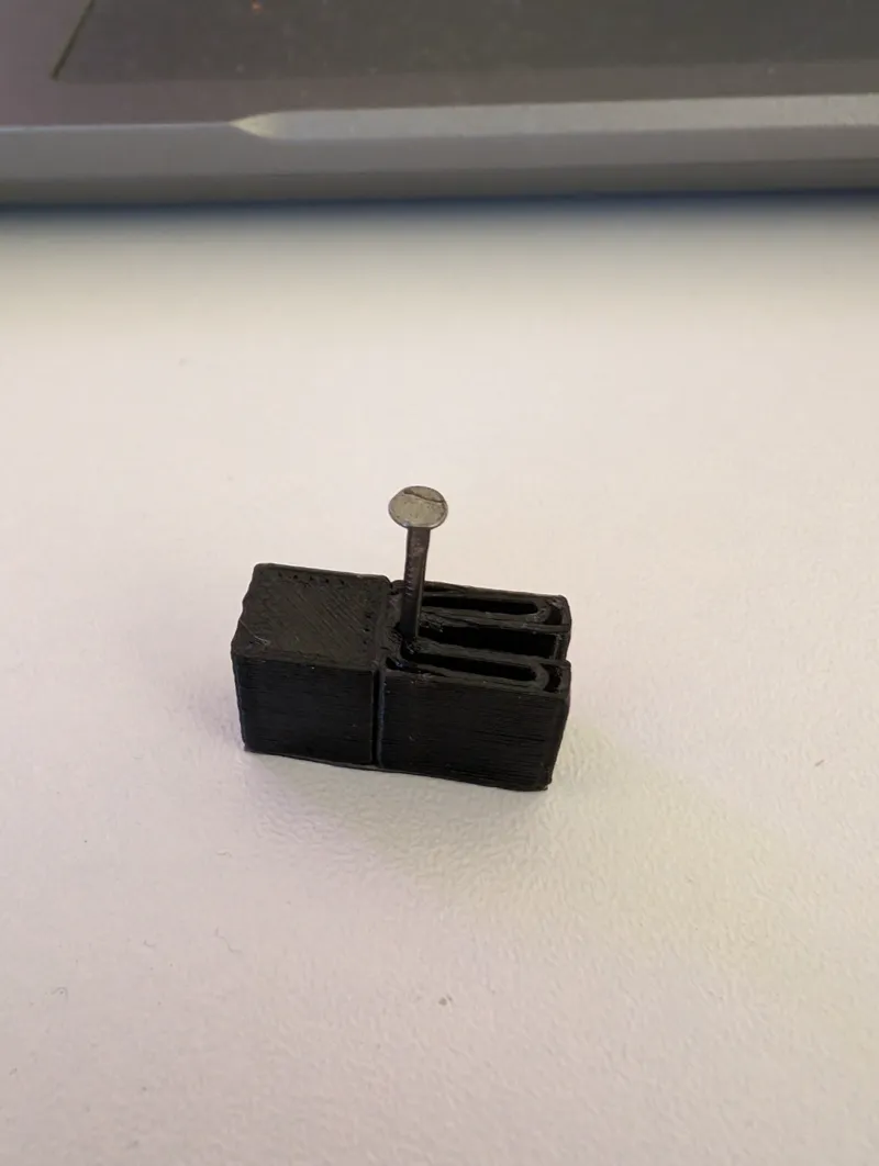 Nail holder / guide for perfectly straight nails