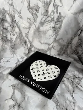 Bandeja organizadora: Louis Vuitton Catch All Tray | Home | Decor — vista de referencia 4