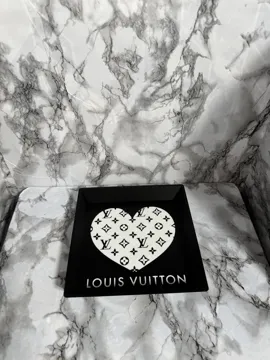 Bandeja organizadora: Louis Vuitton Catch All Tray | Home | Decor — vista de referencia 5