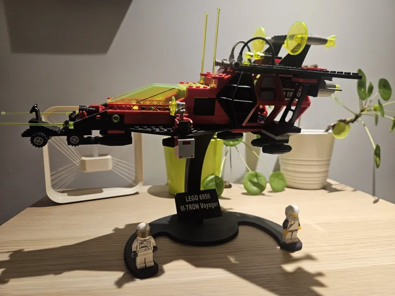 LEG.O stands for M-TRON flying ship and STAR WARS