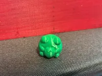 Grenouille fraise — figurine de bureau — photo 3