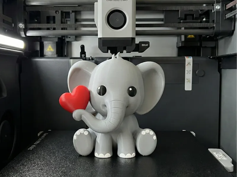 Valentine Elephant with Heart, Easy Print