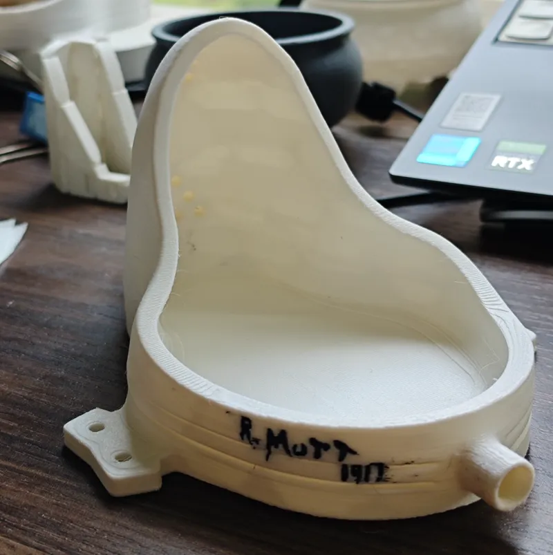 泉Fountain签名上色版小便池/Signature colored version urinal