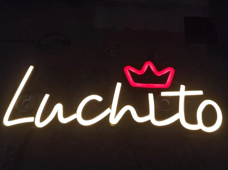Base para Neón led nombre Luchito