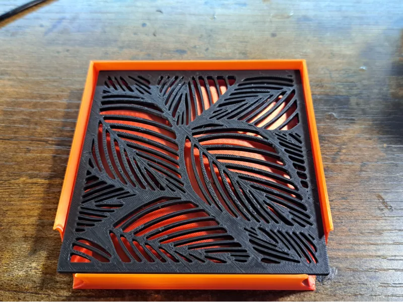 Leaf Patterned Soap Dish / Sponge Caddy