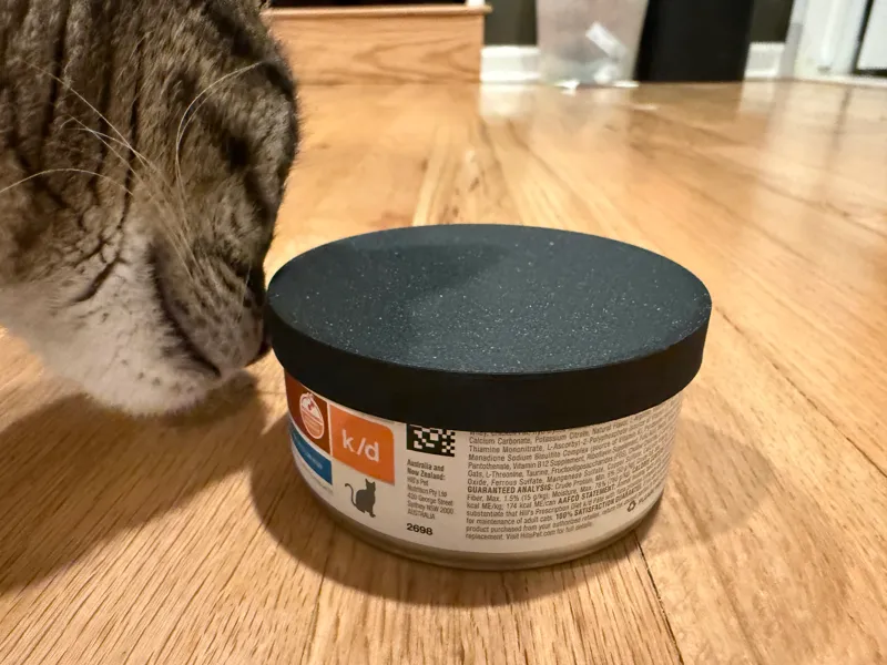 Cat wet food can cover