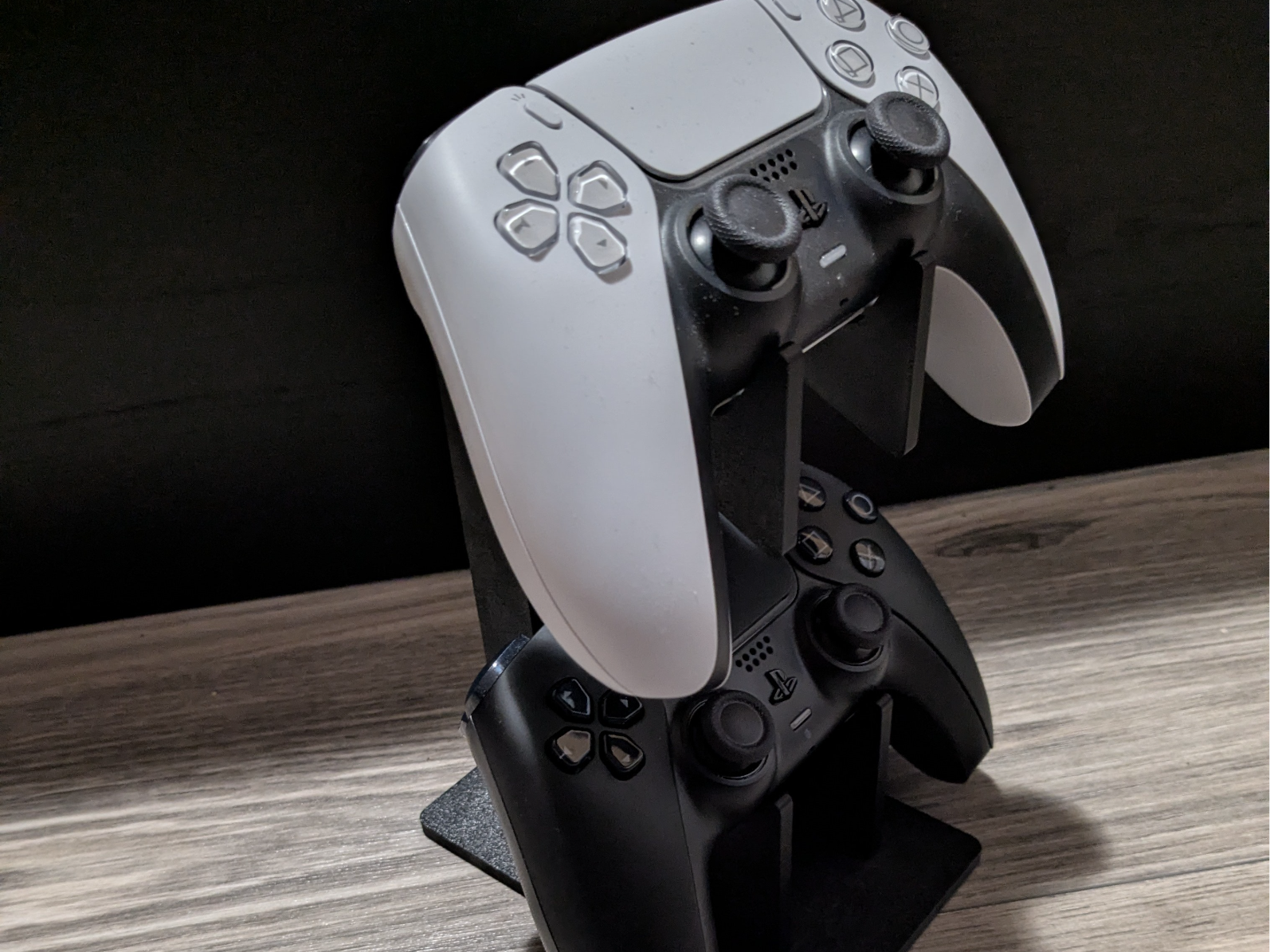 Dual Controller Stand – for Xbox & PlayStation