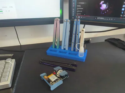 6x Balisong Stand (vertical) + Lube Bottle + Glidr