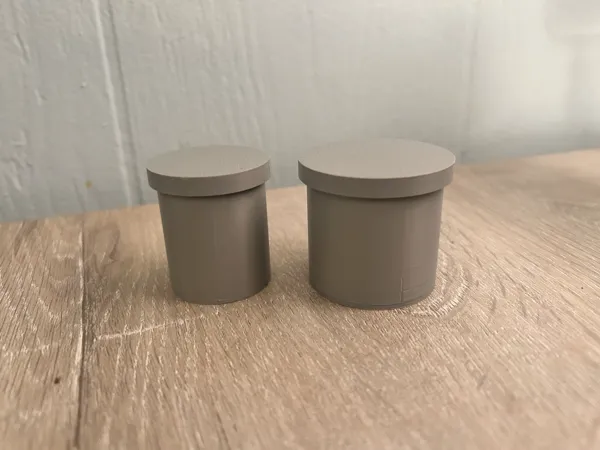 Boîte de rangement à couvercle rotatif