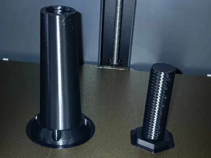 Möbelfuß verstellbar einstellbar 20mm bis 150mm