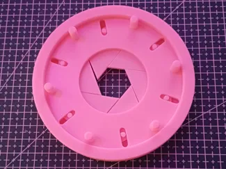Iris mechanism fidget