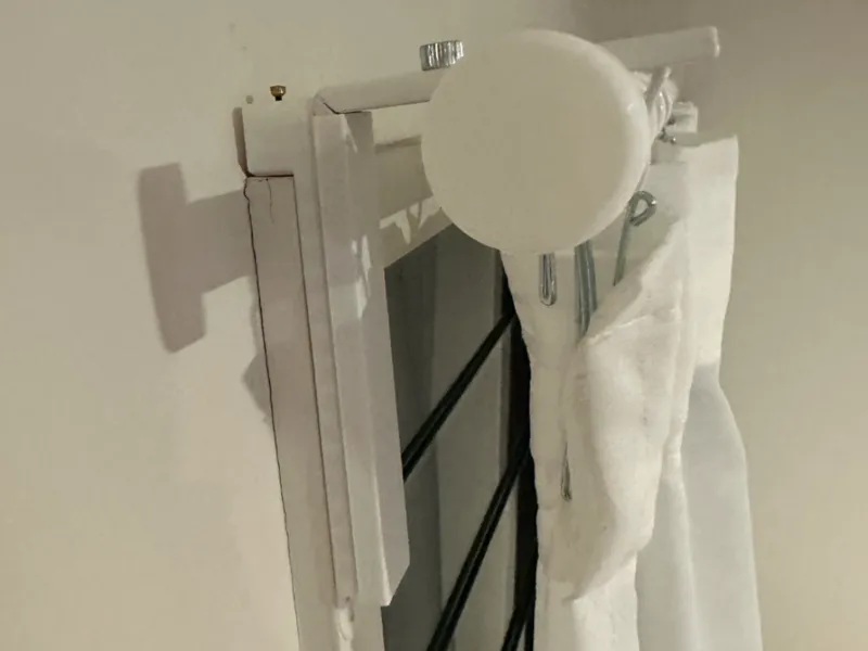 Curtain Bracket for Renters - 3M Command Strips