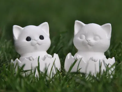 Hatching Cat Egg - Cute Surprise Decor